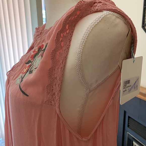 SOLD - Picture 3 of 6